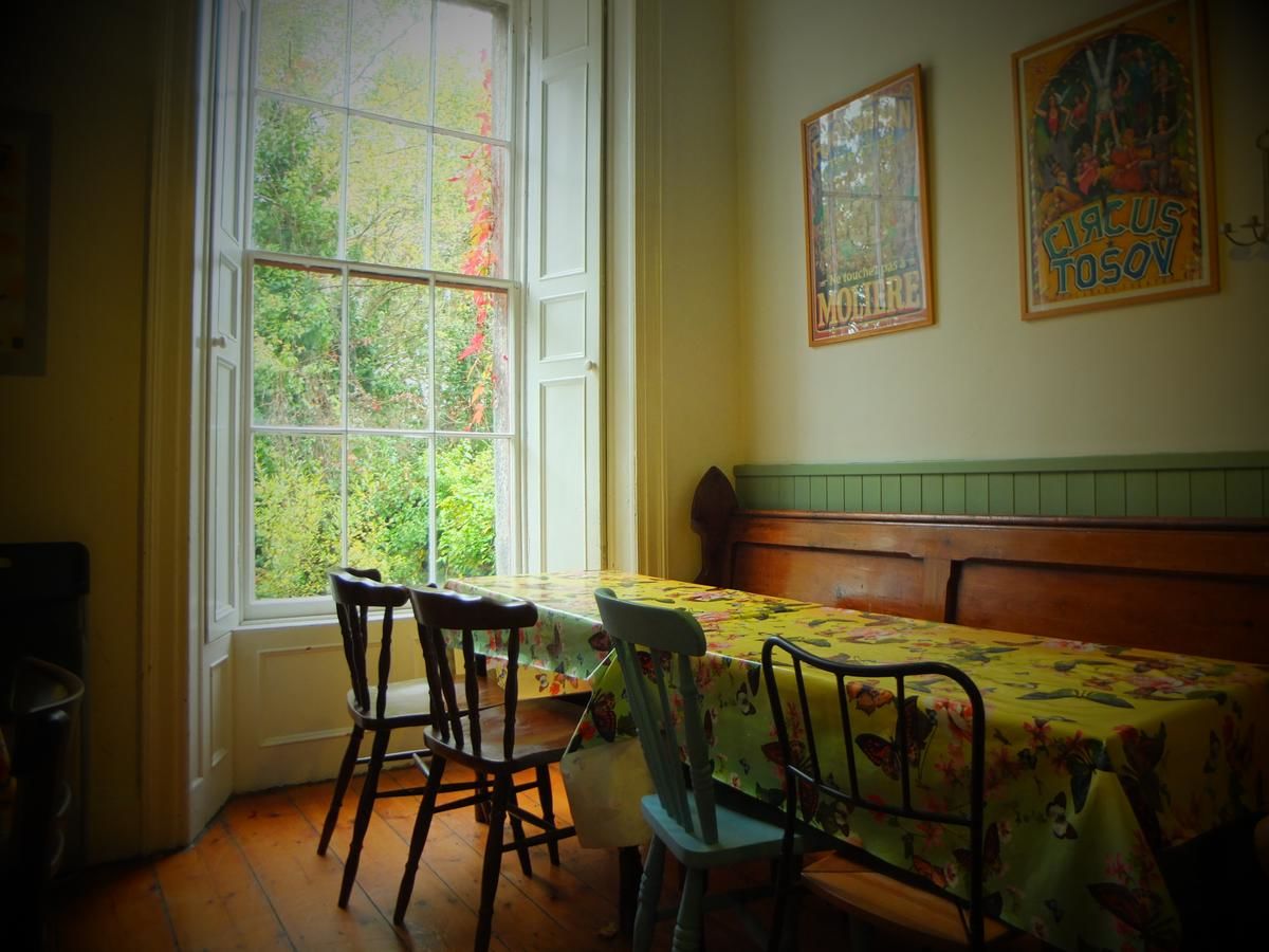 Хостелы Kilkenny Tourist Hostel Килкенни