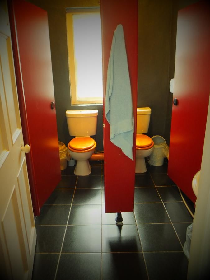 Хостелы Kilkenny Tourist Hostel Килкенни