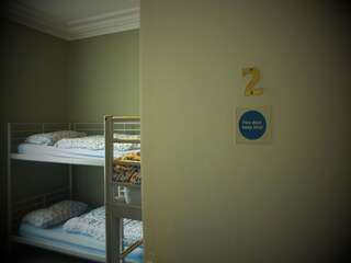 Хостелы Kilkenny Tourist Hostel Килкенни Кровать в общем 6-местном номере для женщин-4