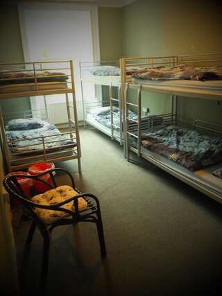Хостелы Kilkenny Tourist Hostel Килкенни Общий номер для мужчин и женщин с 8 кроватями-1