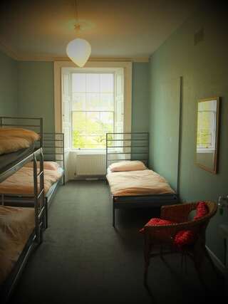 Хостелы Kilkenny Tourist Hostel Килкенни Четырехместный номер-5